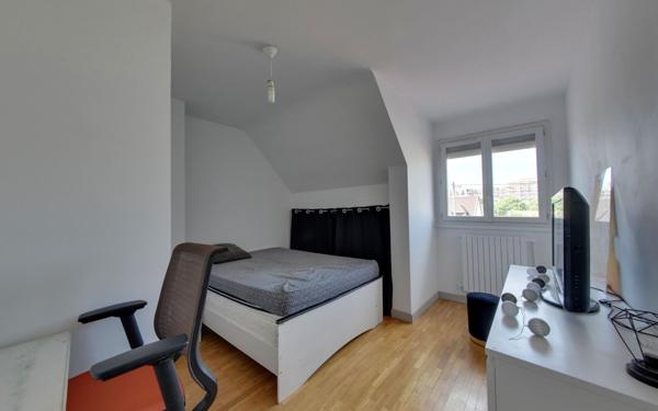 Maison à vendre    6 pièces • 145 m2 Le Blanc-Mesnil