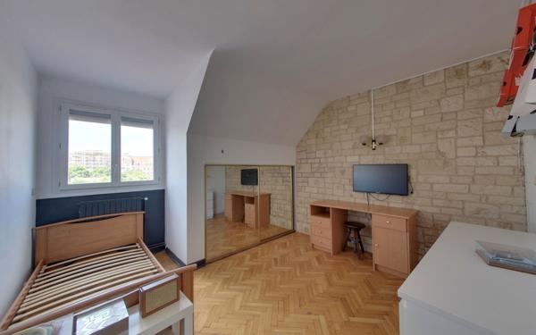 Maison à vendre    6 pièces • 145 m2 Le Blanc-Mesnil