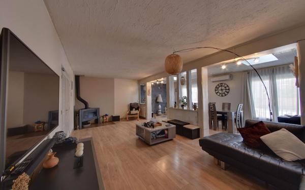 Maison à vendre    6 pièces • 145 m2 Le Blanc-Mesnil