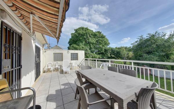 Maison à vendre    6 pièces • 145 m2 Le Blanc-Mesnil