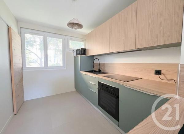 Appartement à vendre  4 pièces - 67,20 m 2   CASSIS  - 13