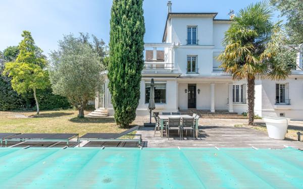 Maison à vendre    6 pièces • 238 m2 La Varenne - Saint-Maur-des-Fossés