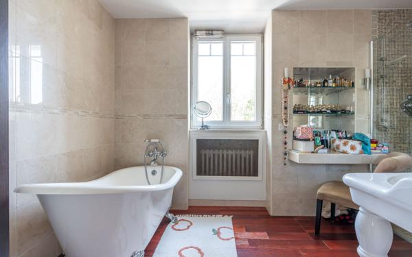 Maison à vendre    6 pièces • 238 m2 La Varenne - Saint-Maur-des-Fossés