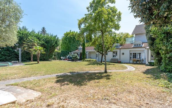 Maison à vendre    6 pièces • 238 m2 La Varenne - Saint-Maur-des-Fossés