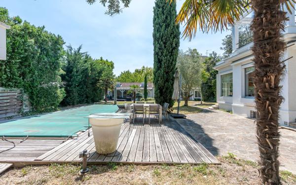 Maison à vendre    6 pièces • 238 m2 La Varenne - Saint-Maur-des-Fossés