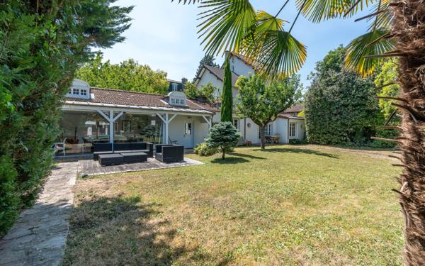 Maison à vendre    6 pièces • 238 m2 La Varenne - Saint-Maur-des-Fossés