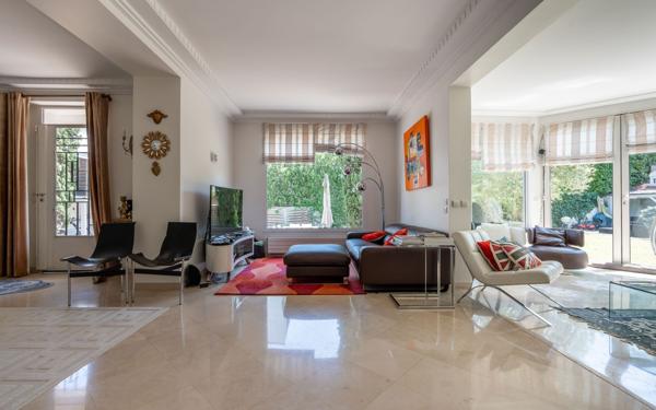 Maison à vendre    6 pièces • 238 m2 La Varenne - Saint-Maur-des-Fossés