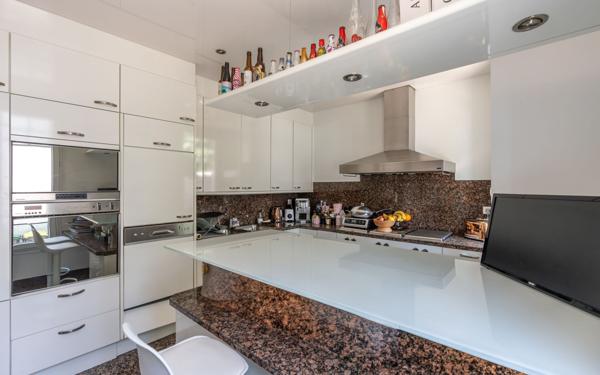 Maison à vendre    6 pièces • 238 m2 La Varenne - Saint-Maur-des-Fossés