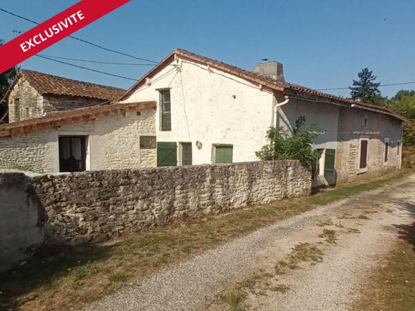 Cottage en pierre à rénover à Blanzay