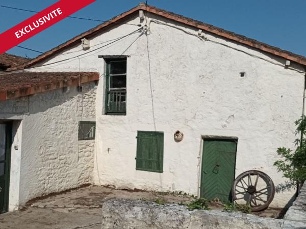 Cottage en pierre à rénover à Blanzay