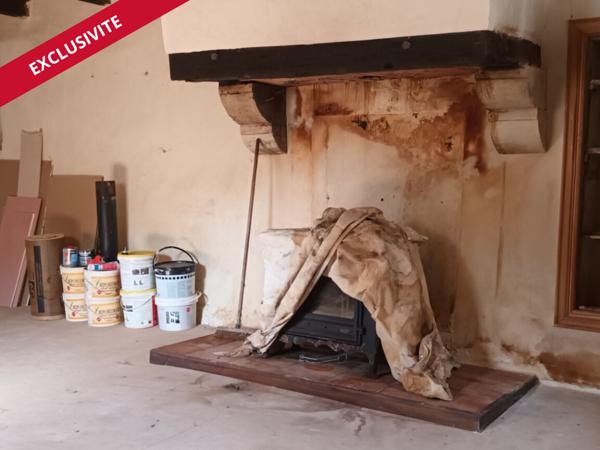 Cottage en pierre à rénover à Blanzay