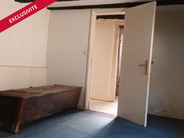 Cottage en pierre à rénover à Blanzay