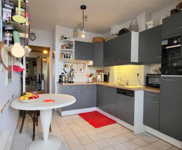 Vichy (03200) A VENDRE, A VICHY, APPART T2, 4ème AVEC TERRASSE, ASCENSEUR, CAVE