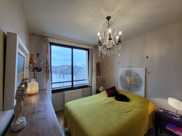 Vichy (03200) A VENDRE, A VICHY, APPART T2, 4ème AVEC TERRASSE, ASCENSEUR, CAVE