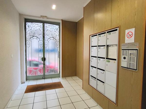 Vichy (03200) A VENDRE, A VICHY, APPART T2, 4ème AVEC TERRASSE, ASCENSEUR, CAVE