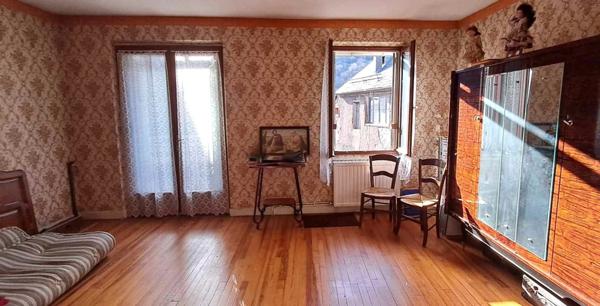 Maison divisée en 4 appartements au cœur d'Arreau