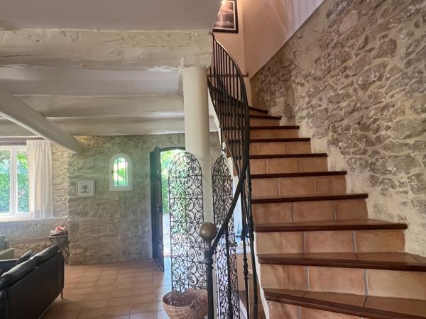 Carpentras (84200) Entre Caromb et les Dentelles de Montmirail – Authentique mas en pierre avec jardin, piscine, vue Ventoux