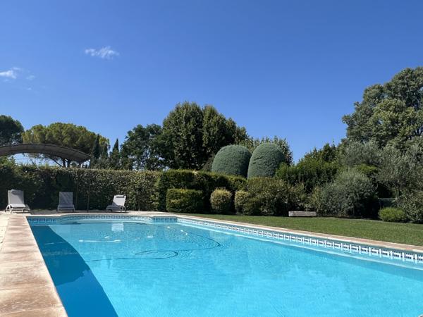 Carpentras (84200) Entre Caromb et les Dentelles de Montmirail – Authentique mas en pierre avec jardin, piscine, vue Ventoux