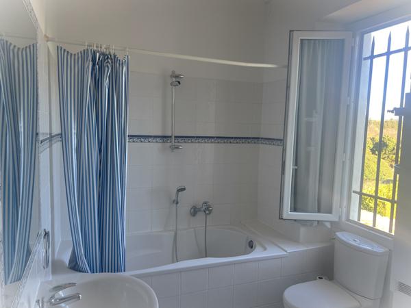 Carpentras (84200) Entre Caromb et les Dentelles de Montmirail – Authentique mas en pierre avec jardin, piscine, vue Ventoux