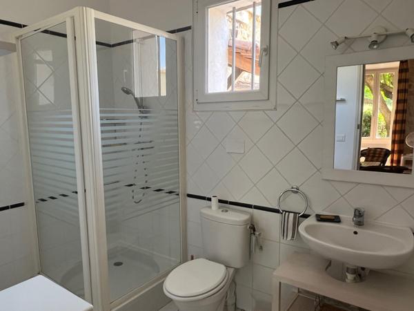 Carpentras (84200) Entre Caromb et les Dentelles de Montmirail – Authentique mas en pierre avec jardin, piscine, vue Ventoux