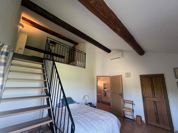 Carpentras (84200) Entre Caromb et les Dentelles de Montmirail – Authentique mas en pierre avec jardin, piscine, vue Ventoux