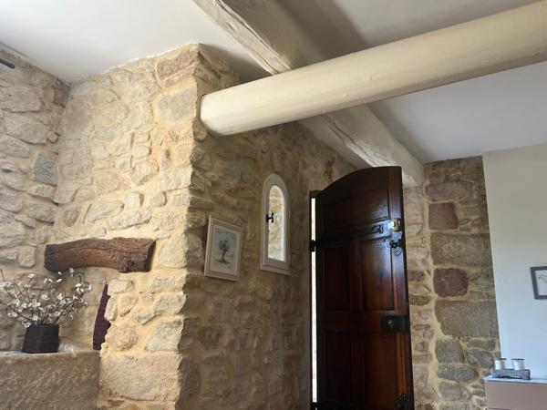 Carpentras (84200) Entre Caromb et les Dentelles de Montmirail – Authentique mas en pierre avec jardin, piscine, vue Ventoux