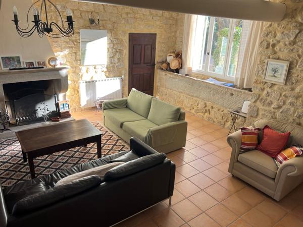 Carpentras (84200) Entre Caromb et les Dentelles de Montmirail – Authentique mas en pierre avec jardin, piscine, vue Ventoux