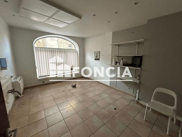 À vendre Local commercial 75 m² - Orange 84100