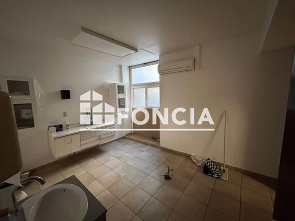 À vendre Local commercial 75 m² - Orange 84100