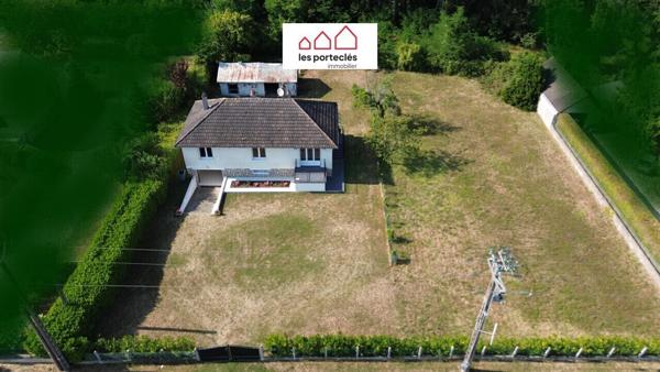 Maison: cuis sal/sej 3ch + ss/sol: cuis été, 1 ch, cave garage /1935m²