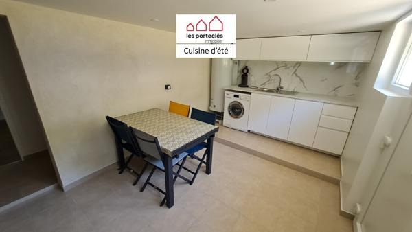 Maison: cuis sal/sej 3ch + ss/sol: cuis été, 1 ch, cave garage /1935m²