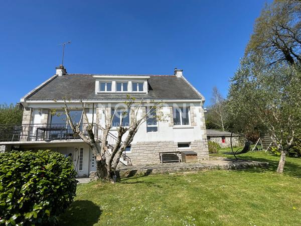 Maison Saint Nolff centre 5 chambres 170 m² jardin de près de 900 m²