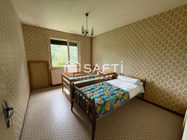 Maison traditionnelle sur 2500 m² de terrain