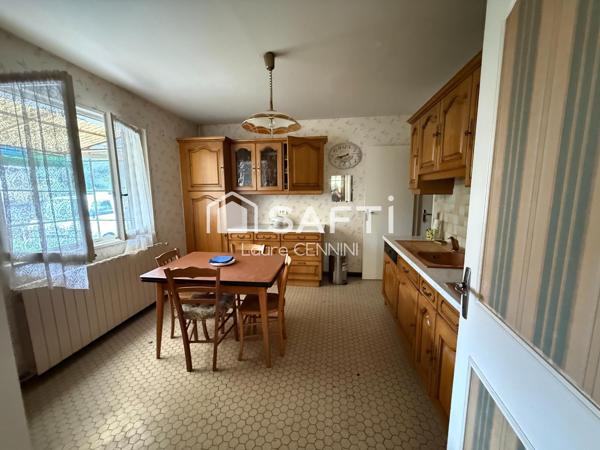 Maison traditionnelle sur 2500 m² de terrain