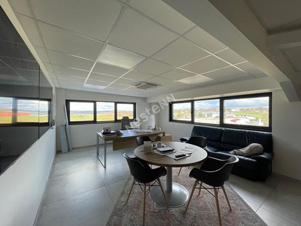 Ensemble immobilier sur zone d'activité à Phalsbourg .