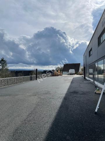 Ensemble immobilier sur zone d'activité à Phalsbourg .
