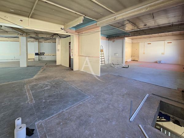 Local commercial / bureaux 224,40 m² ? Centre-ville de Pau Palais des Pyrénées 6 pièces