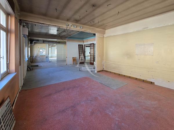 Local commercial / bureaux 224,40 m² ? Centre-ville de Pau Palais des Pyrénées 6 pièces