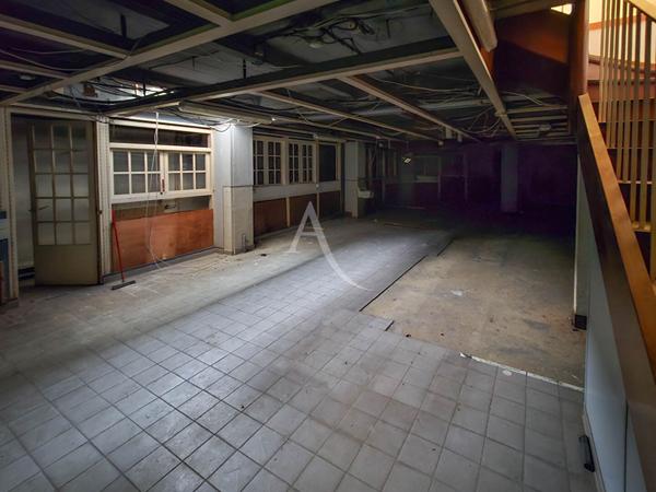 Local commercial / bureaux 224,40 m² ? Centre-ville de Pau Palais des Pyrénées 6 pièces