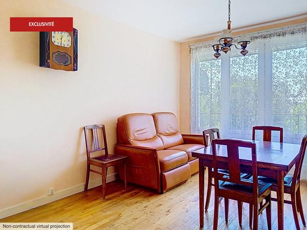 Fougères Centre, Appartement de 4 pièces avec 3 chambres et stationnement facile !