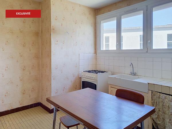 Fougères Centre, Appartement de 4 pièces avec 3 chambres et stationnement facile !