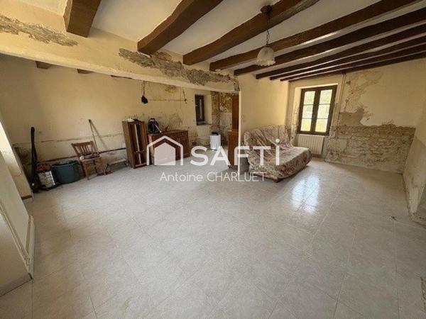 Longère habitable de 85m² avec terrain de 14290m²