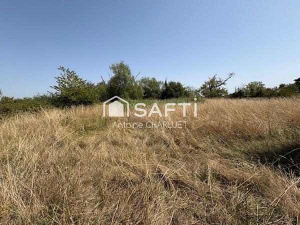 Longère habitable de 85m² avec terrain de 14290m²