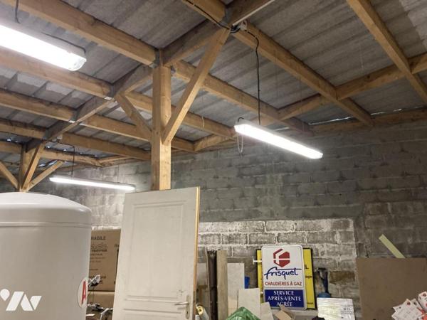 A VENDRE LANDEVANT bourg immeuble pour investisseur -ref 8N