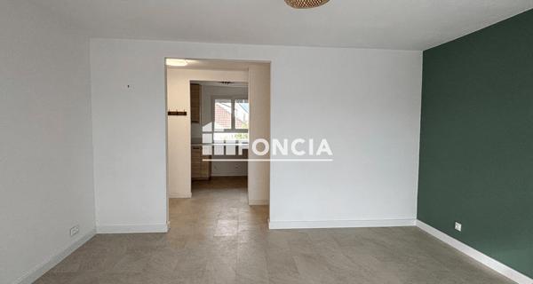 Location Appartement 4 pièces 73.2 m² - ÉTréchy 91580