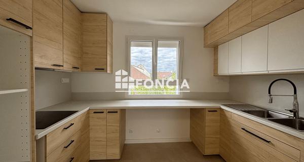 Location Appartement 4 pièces 73.2 m² - ÉTréchy 91580