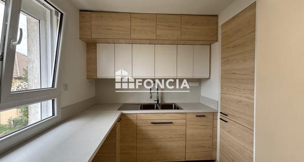 Location Appartement 4 pièces 73.2 m² - ÉTréchy 91580