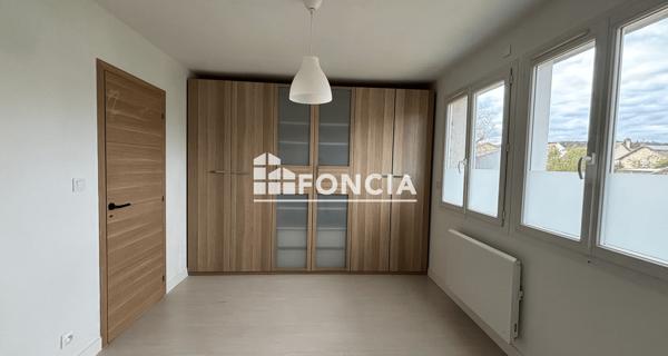 Location Appartement 4 pièces 73.2 m² - ÉTréchy 91580
