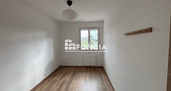 Location Appartement 4 pièces 73.2 m² - ÉTréchy 91580