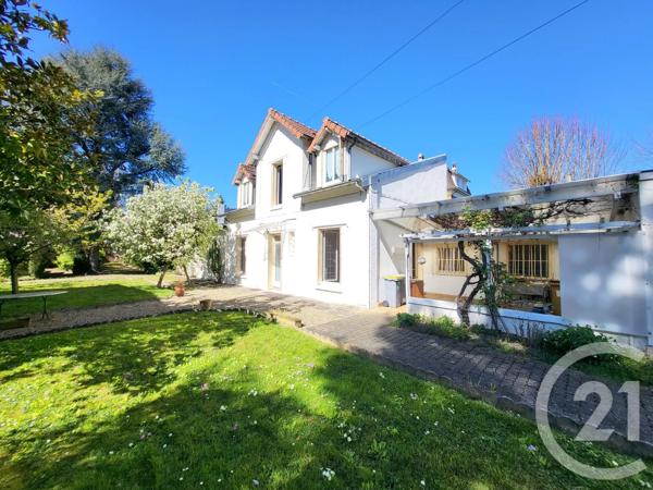 Maison à vendre  4 pièces - 148 m 2   ST OUEN  - 93